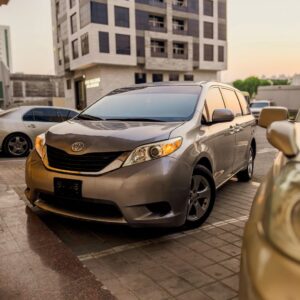 TOYOTA SIENNA LE AWD – 2011 ✅