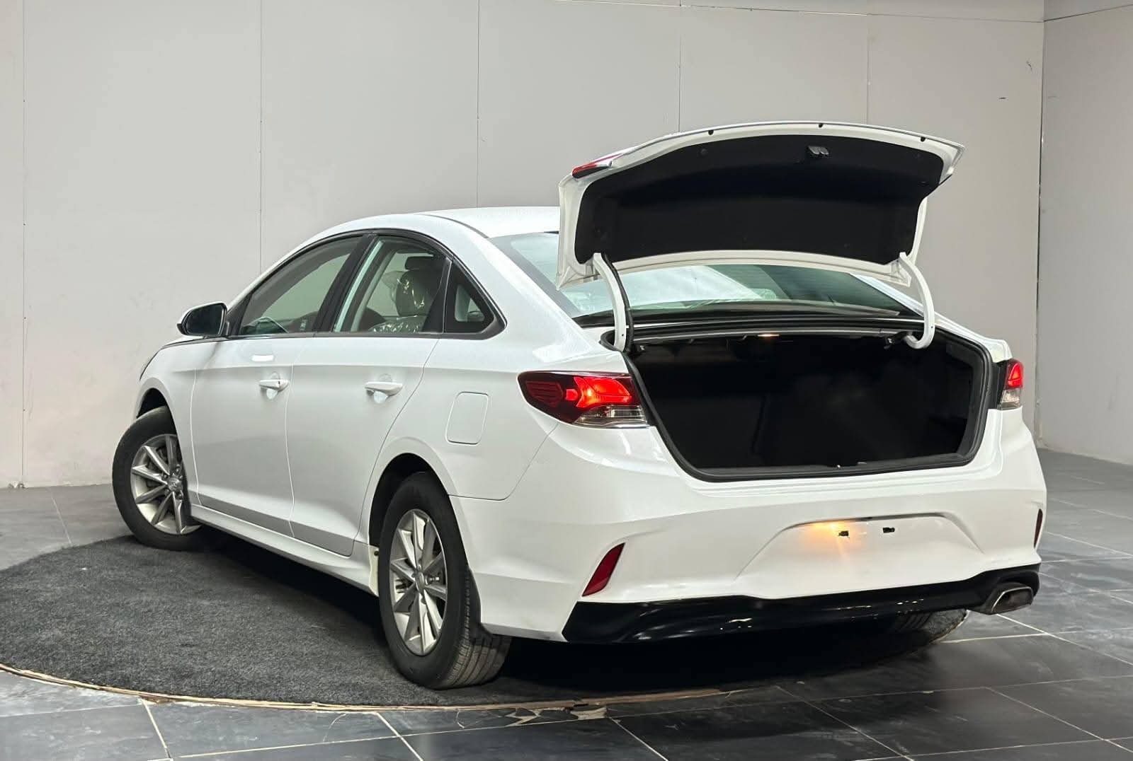 🚘 HYUNDAI SONATA SE – 2018 🇦🇪✨ – Image 9